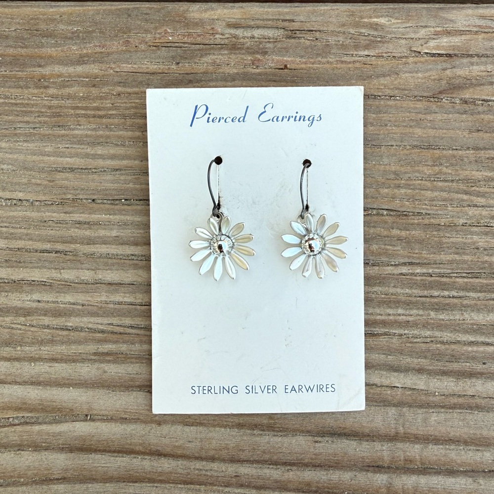 Bundle 3 for 50% off 1960s Deadstock Silver-Toned Daisy Earrings